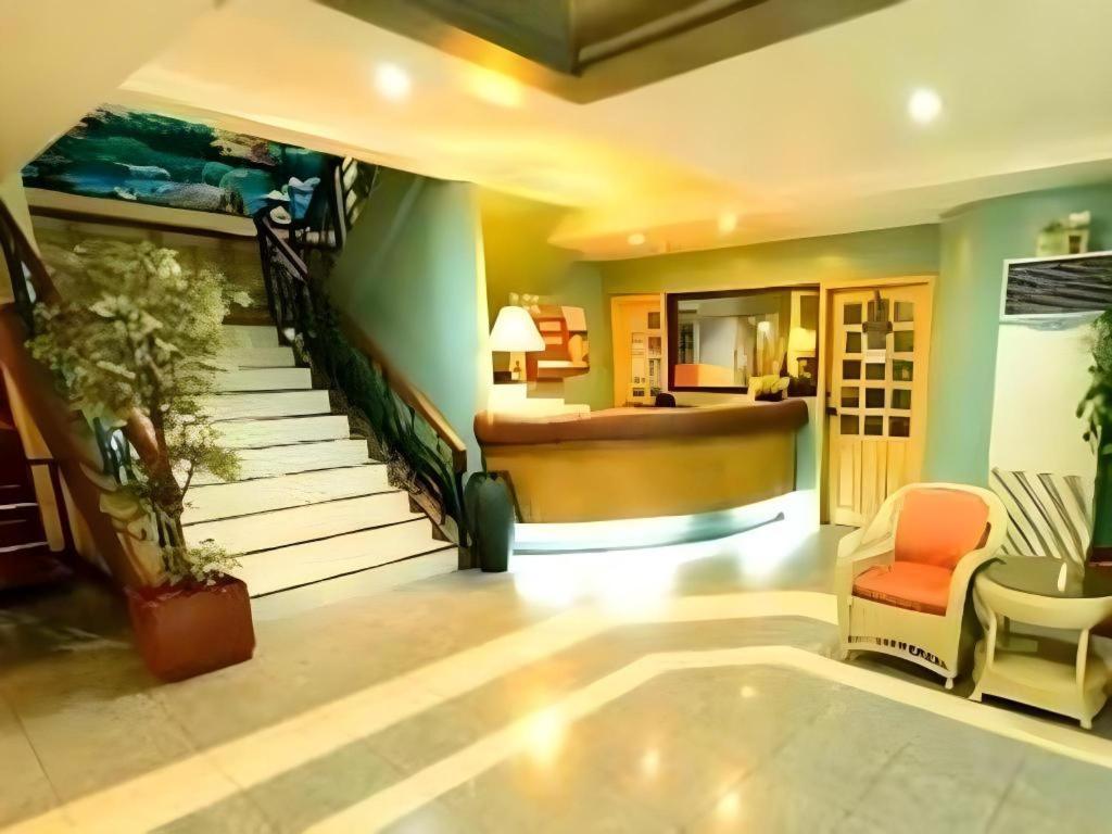 Richmond Plaza Hotel Tabok Екстер'єр фото