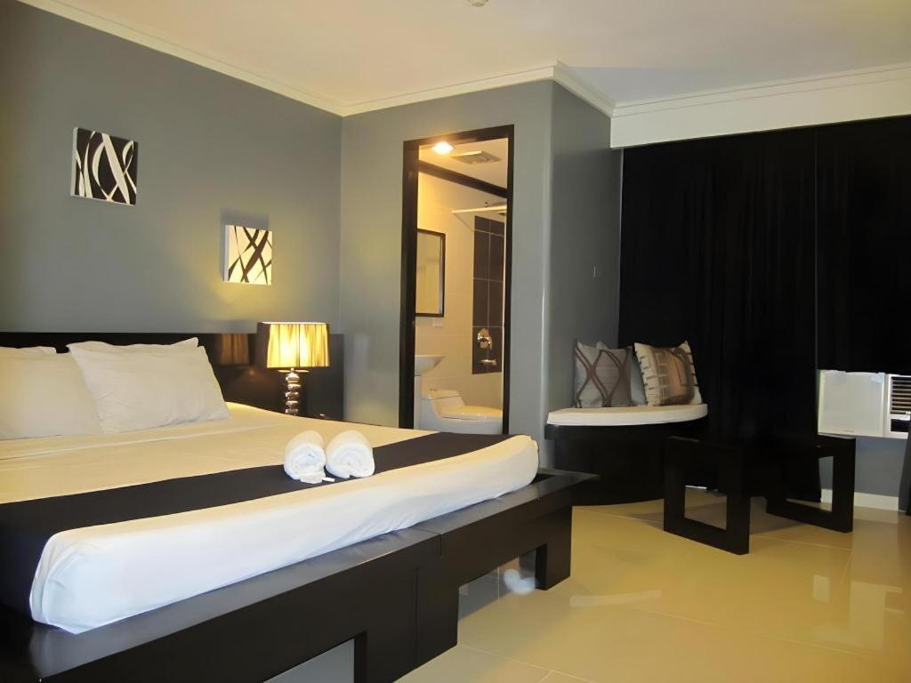 Richmond Plaza Hotel Tabok Екстер'єр фото