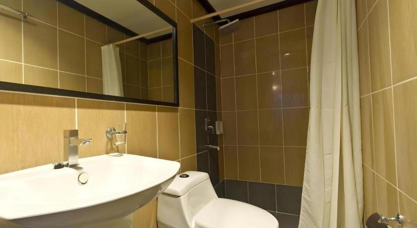 Richmond Plaza Hotel Tabok Екстер'єр фото